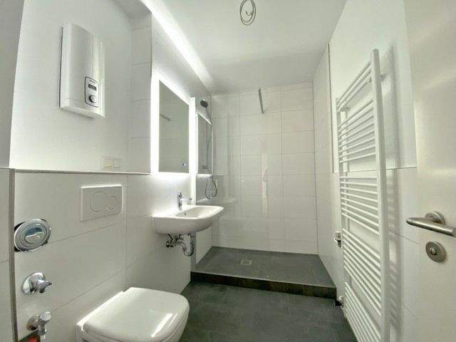 2-Zimmer Wohnung mit Weitblick, 2025 vollständig modernisiert! - Photo 3