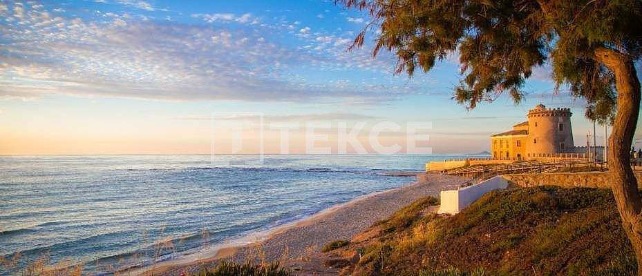 Detached Villas with Private Pools in Pinar de Campoverde Spain