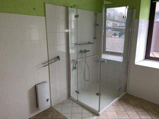 Bad mit Dusche Wohnung EG
