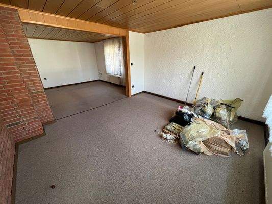 Wohn- u. Esszimmer (OG)