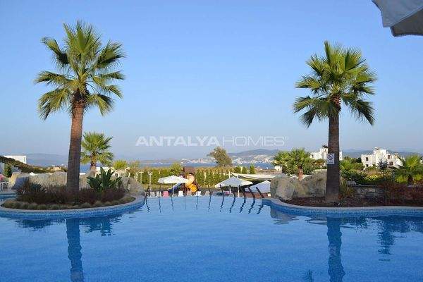 Duplex Sea-View Flat with Communal Pool in Muğla Milas