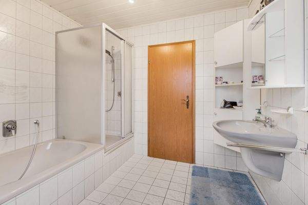 Badezimmer im Dachgeschoss