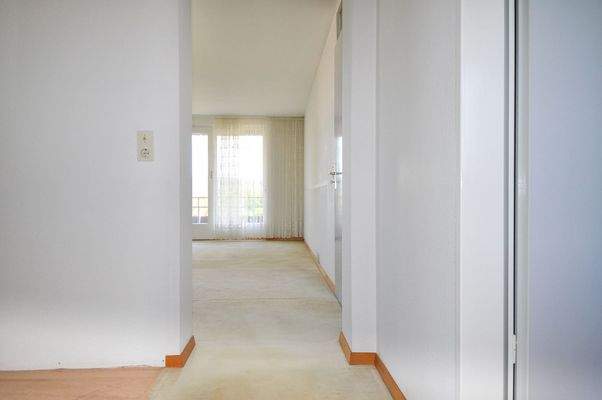 Blick von Ankleide ins Elternschlafzimmer