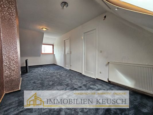 Großes Zimmer im DG