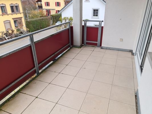 großer Balkon am Wohnzimmer Bild 2