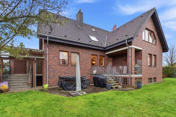 Blick vom Garten aufs Haus