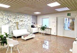 Blick auf Ihren Bereich, links vom Eingang