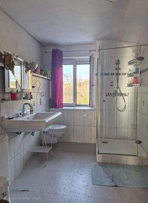 Bad im OG Wohnung Nr. 1 Haupthaus.jpg