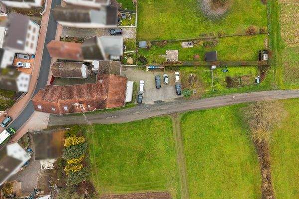 Drohnenaufnahme Haus mit Garten