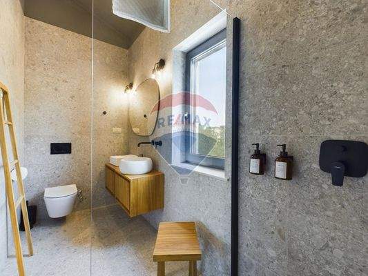 1723543840_cam02458g0-pr0122-still001