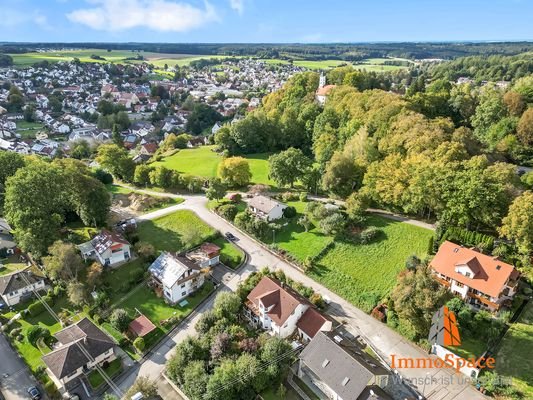 Blick von oben auf das Grundstück 