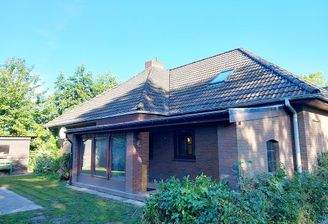 überdachte Terrasse / Gartenansicht 