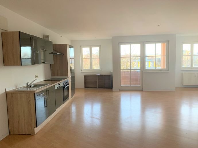 Helle 2,5-R-Wohnung 70,24 qm mit Balkon und Einbauküche zu verkaufen
