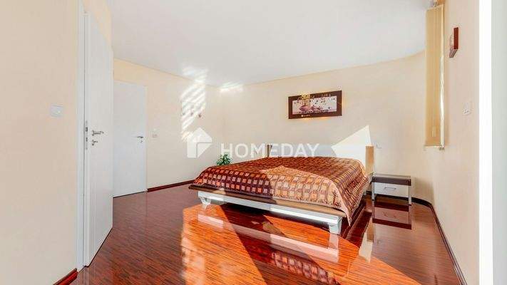 1. OG Elternschlafzimmer 1