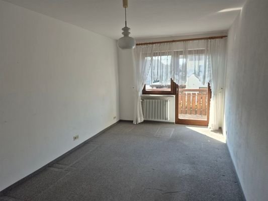 Zimmer 2, OG