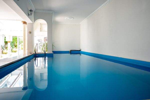 Indoor Schwimmbad