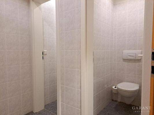 ordentliche Sanitärräume für Mitarbeiter und Kunde