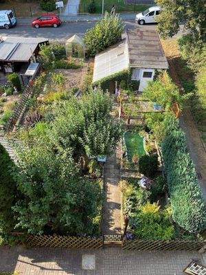 Blick auf den dazugehörigen Garten.jpg