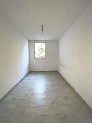 EG: Schlaf-/Arbeitszimmer 2