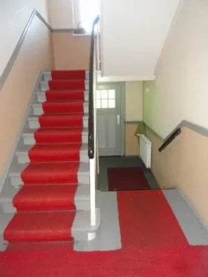 Treppe im Hausflur