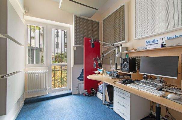 Nebenraum mit Arbeitsplatz und flexibler Nutzungsmöglichkeit