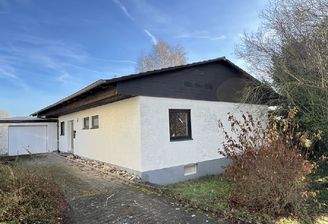 Vorderseite mit Garage
