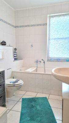 06 Bad mit Wanne.jpg