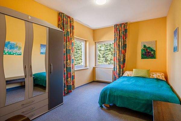 Zimmer 2 der Einliegerwohnung (OG)