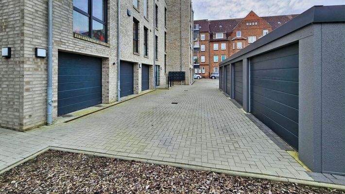 Blick von Osten in Garagenhof