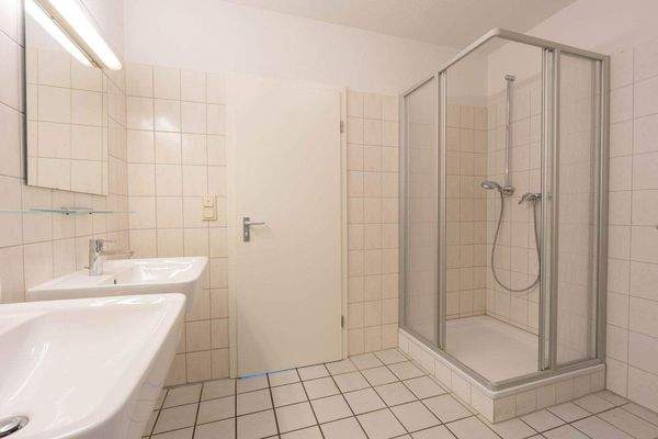 gemeinschaftliches Badezimmer