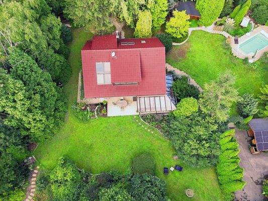 Weitläufiges Grundstück