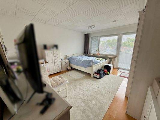 Wohn- und Schlafzimmer