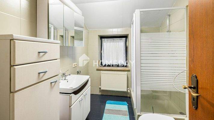 Haus 2 1. OG Badezimmer 1