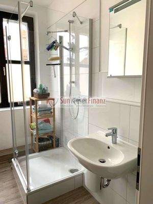 1. OG links Bad m. Dusche