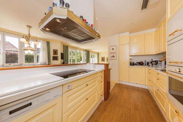 1e2b9d92-f24a-4539-bf1b-a5d60c4e519b