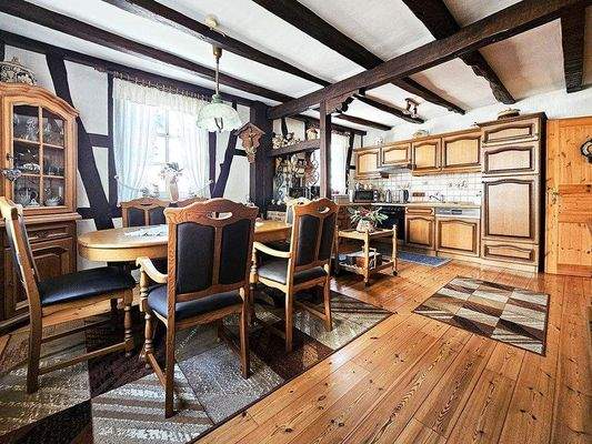 Küche mit Essbereich