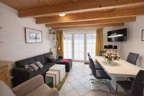 e07748f4-07f2-4e78-a94a-da6539a51239