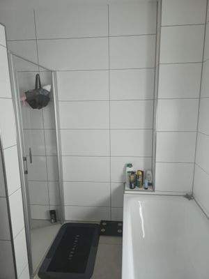 Modernes Badezimmer