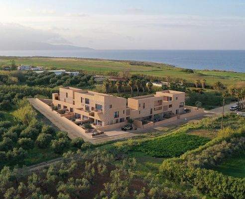 Kreta, Maleme: Neubau - Apartment in Komplex mit erdiger Ästhetik zu verkaufen