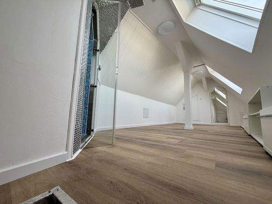 Hobbyraum und Dampfsauna