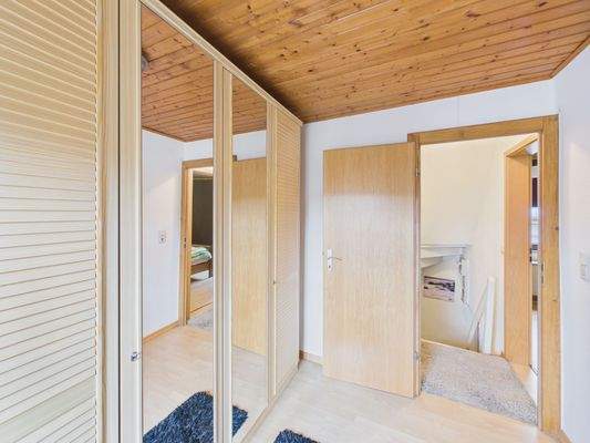 CAM01223G0-PR0194-STILL028