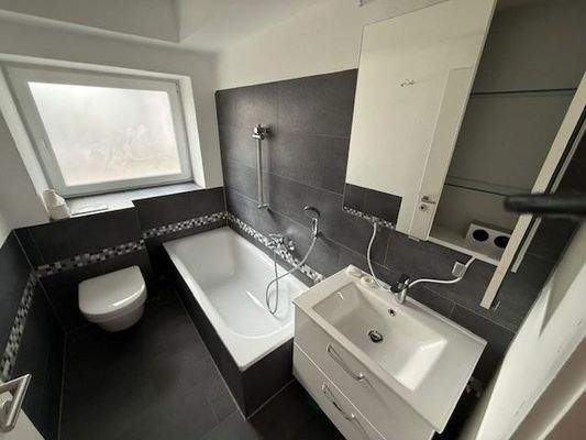 Badezimmer mit Badewanne