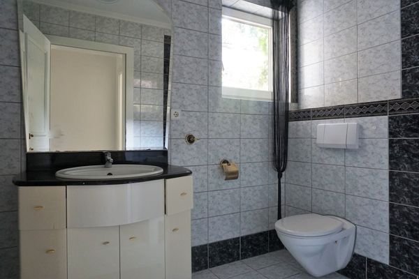 Badezimmer EG