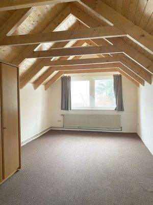 8 Schlafzimmer EG.jpg