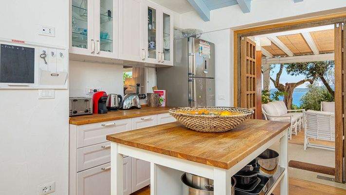 Waterfront Villa Marinella SALE and RENT - Porto R