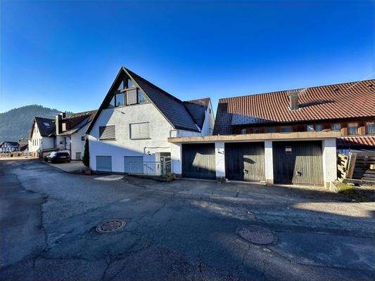 Rückseite & 3 Garagen