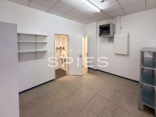 Innenansicht Lager + WC