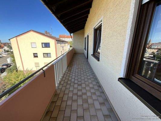 Balkon mit viel Platz