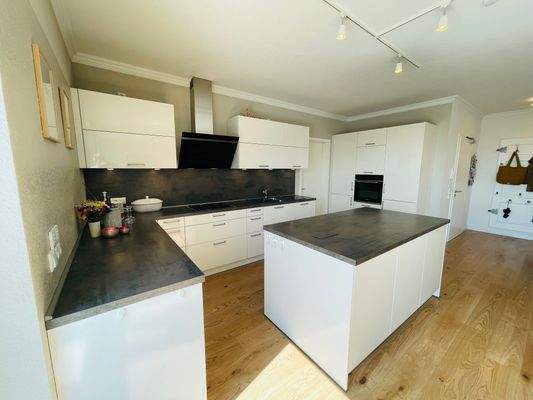 Küche mit Arbeitsinsel