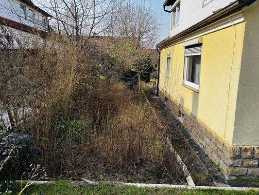 Gartenfläche auf der Südseite